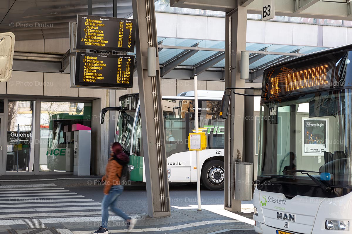 Bus departure board in Esch