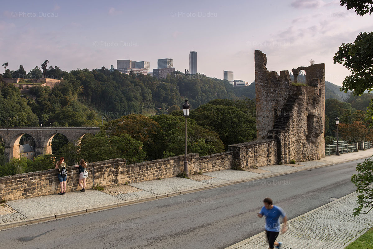 Contrast between old ruins and new buildings in Luxembourg city